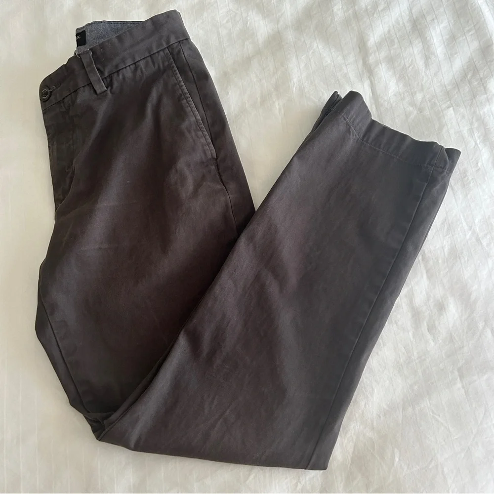 Banana Republic Men's Straight Fit Emerson Chino Sharp Grey Size 30x30